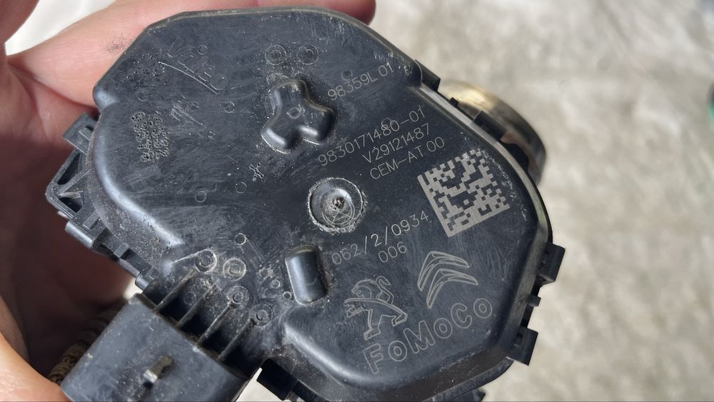 Peugeot 5008 2 1.5 дросел