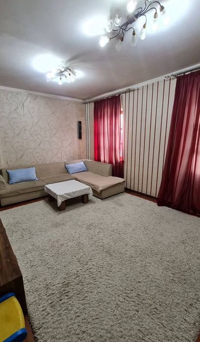 Квартира на Госпиталка 4/3/12 общ пл 100м  с обстановкой