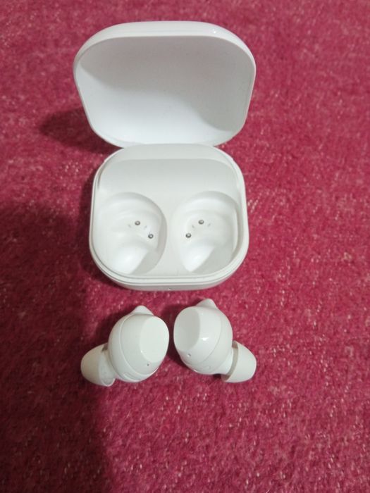 Наушники галаху будс в идеальном состоянии