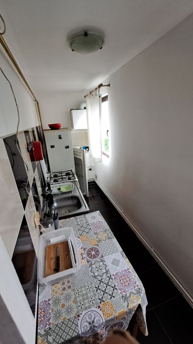 Ofer spre închiriere garsoniera
