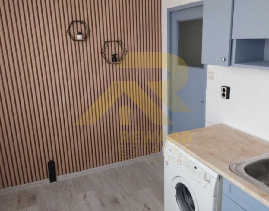 Продава се Двустаен апартамент в София, Изток - 47 кв.м за 2277 €/кв.м - Снимка #3