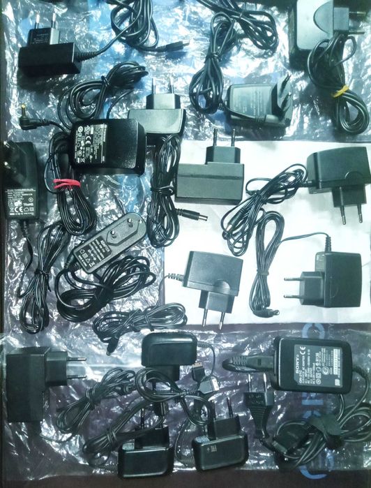 Блоки питания 12v зарядки,9v  адаптеры