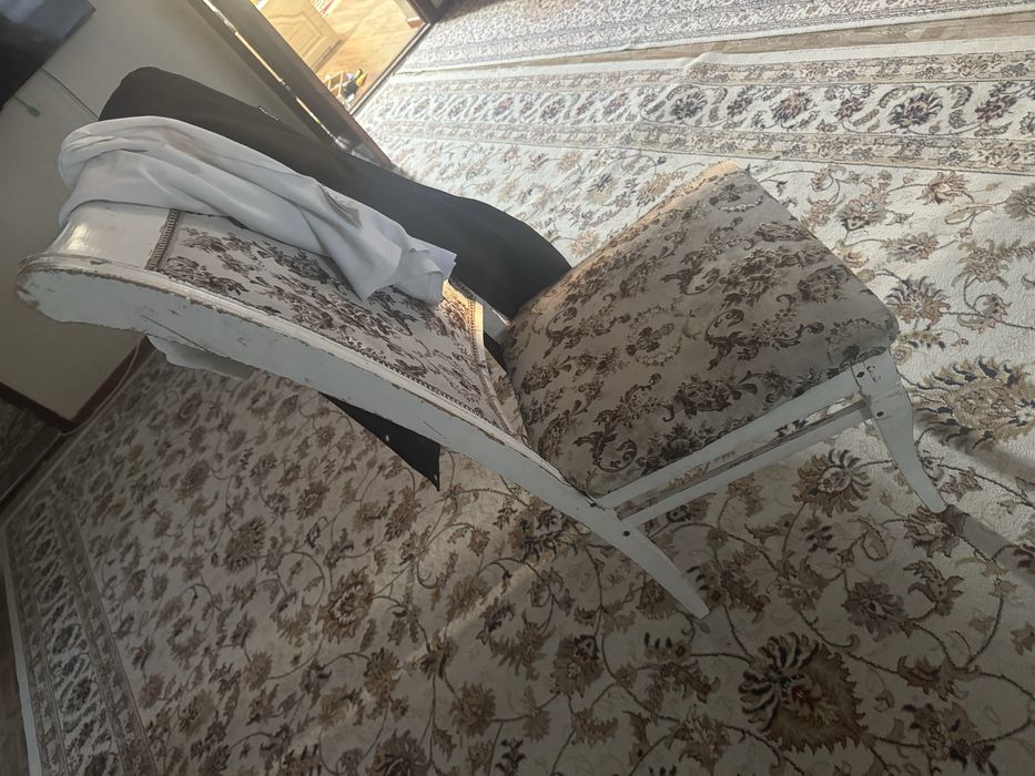 Продам стол со стульями