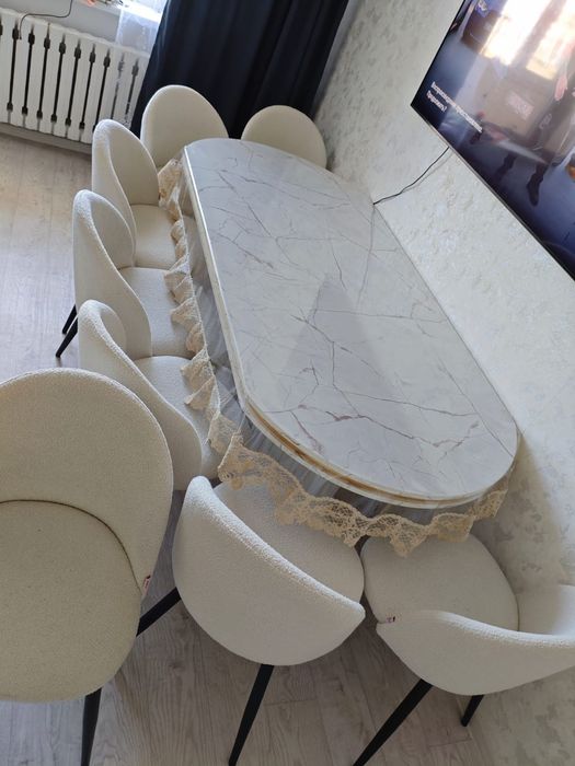 Продам стол+8 стульев