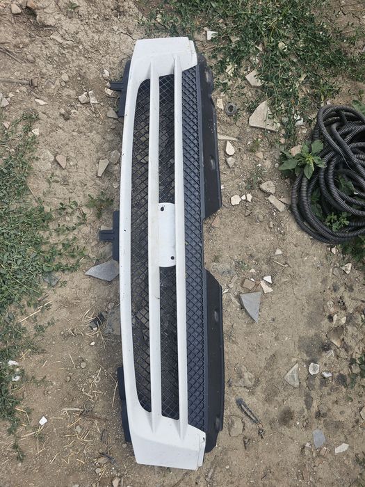 Grila bara fata Iveco Daily Euro4 2006-2010