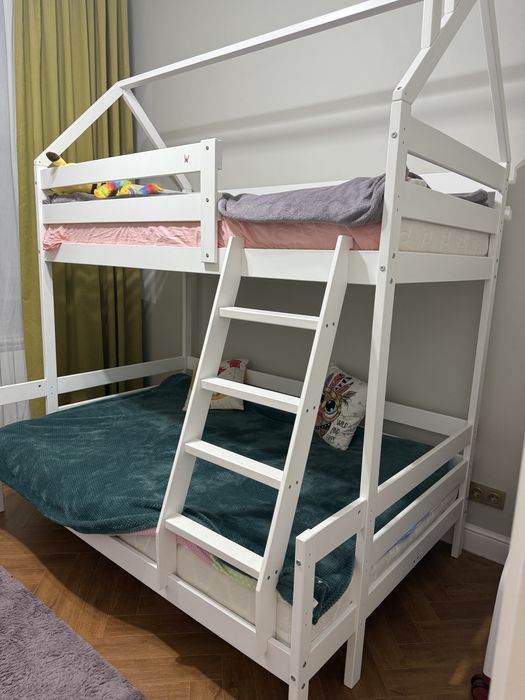 кровать со шкафом и столом