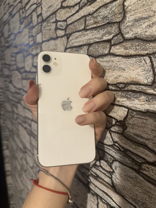 Продам айфон 11