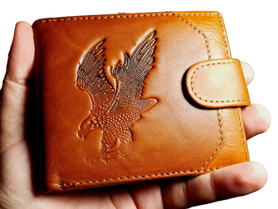 Portofel de piele cu lup sau vultur embosat