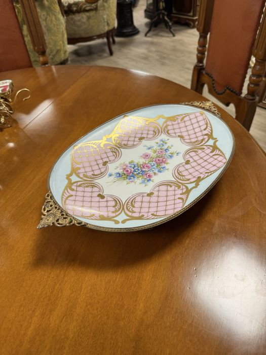 Platou limoges din portelan pictat si elemente alama