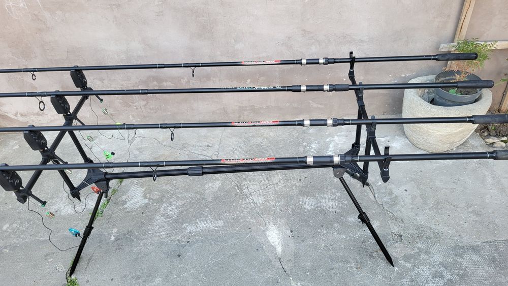 Set Rod pod Carp Expert/4 lansete Master Carp 3.90/4 Avertizoare/4 Swingere Carp Hunter