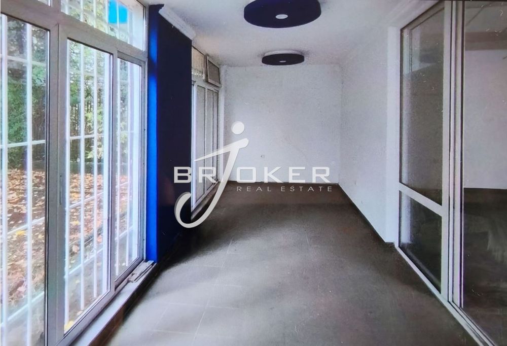 Дава се под наем Магазин в Кърджали, Център - 80 кв.м за 408 € - Снимка #6