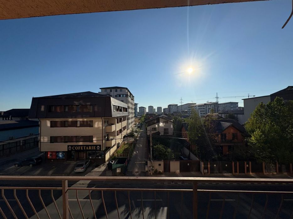 Apartament 2 camere vedere stradala