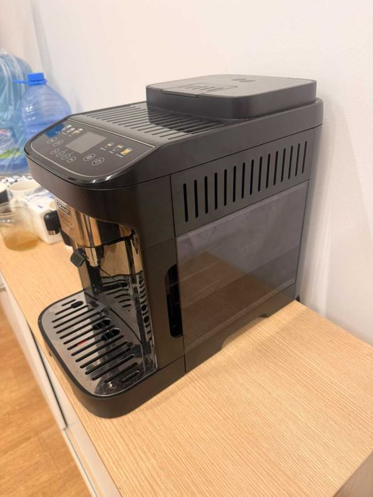 Продаётся кофемашина DeLonghi ECAM 310.60.B
