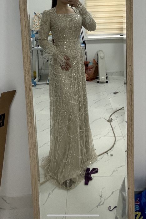Шикарное вечернее платье