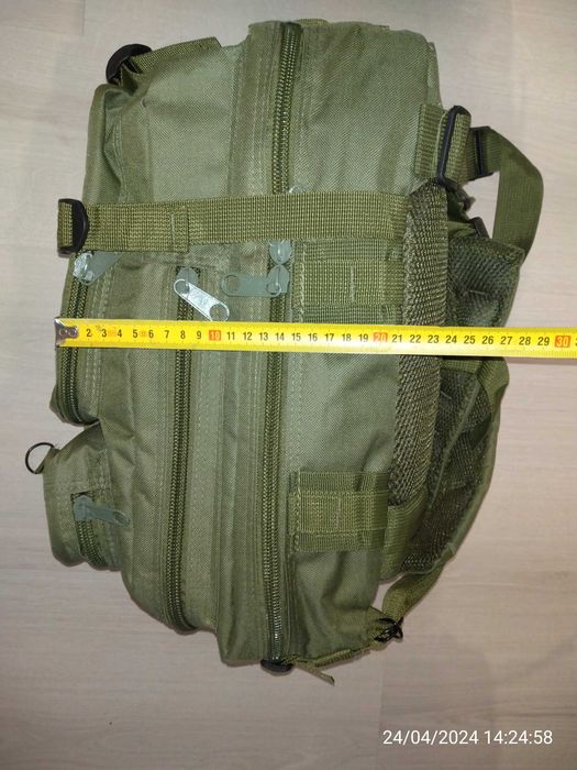 Vând rucsac drumeție 30L, verde