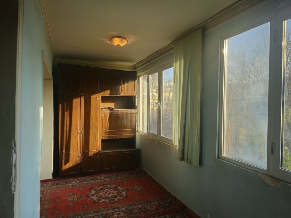 Продаётся 2х комнатная квартира рядом Эко Базар (метро Беруний]