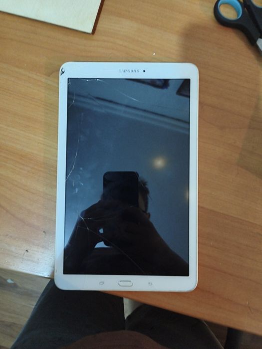Планшет Samsung Galaxy Tab E 9.6