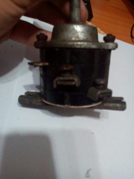 Buton cu 3 pozitii si 6 contacte