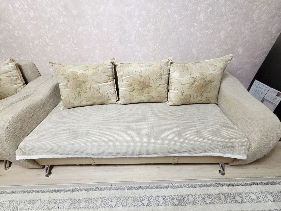 Продам диван с креслом