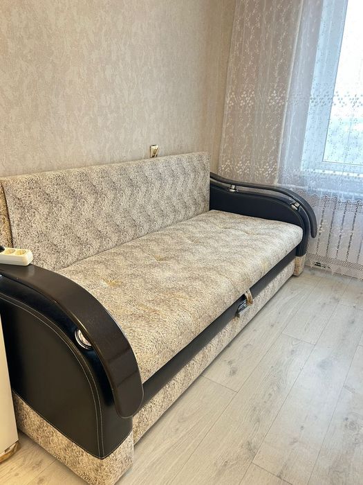 Срочно продам диван
