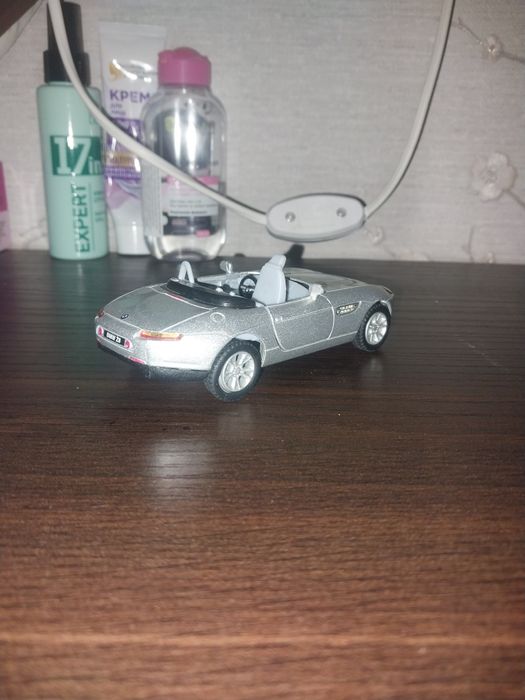 Моделька BMW Z8 Фирма Кинсмарт