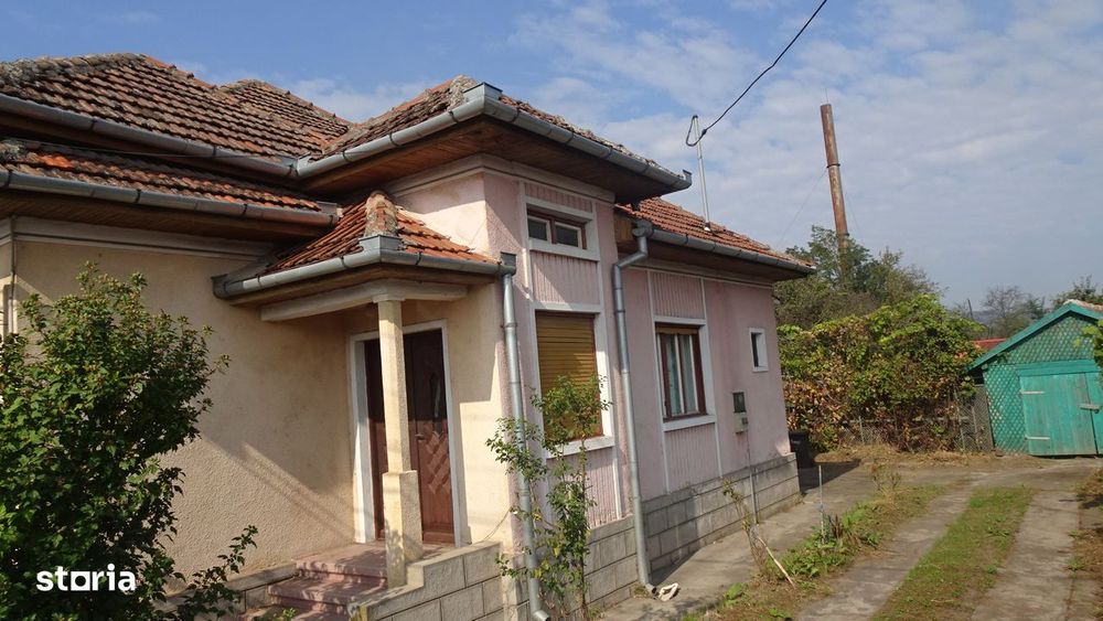 Vand casa solida in Deva, zona Horea, suprafata de teren 3450 mp,