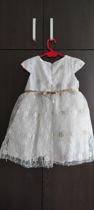 Страхотна бяла рокля