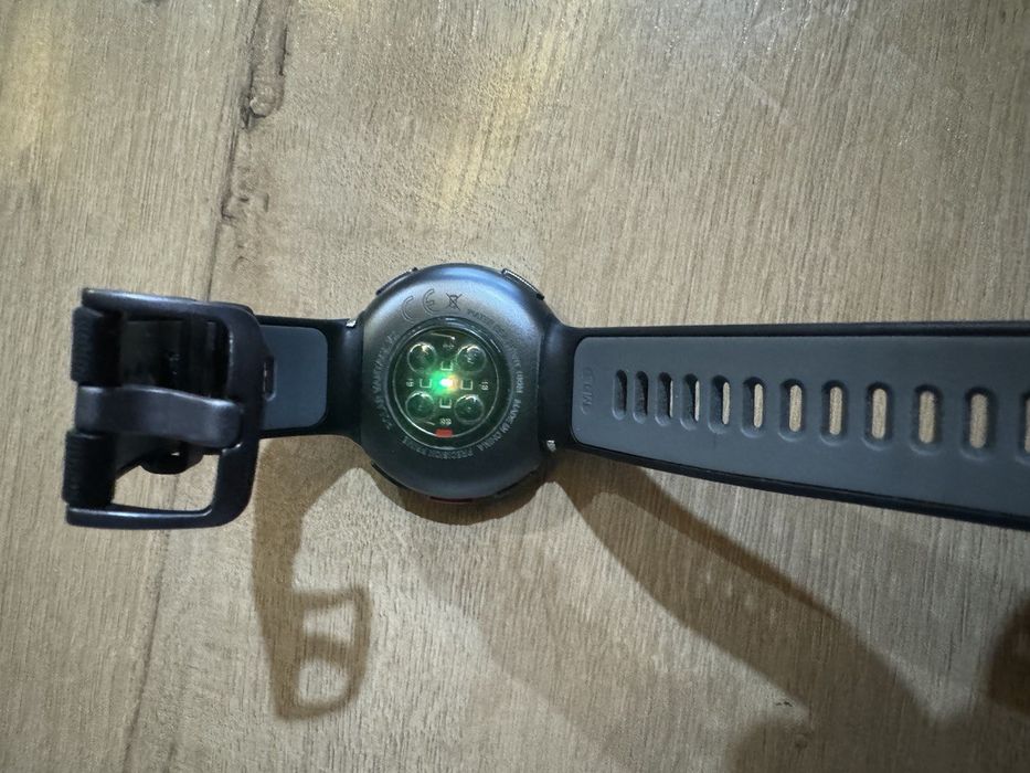 Продам часы Polar vantage v2