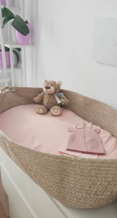 Чисто нов кош за повиване