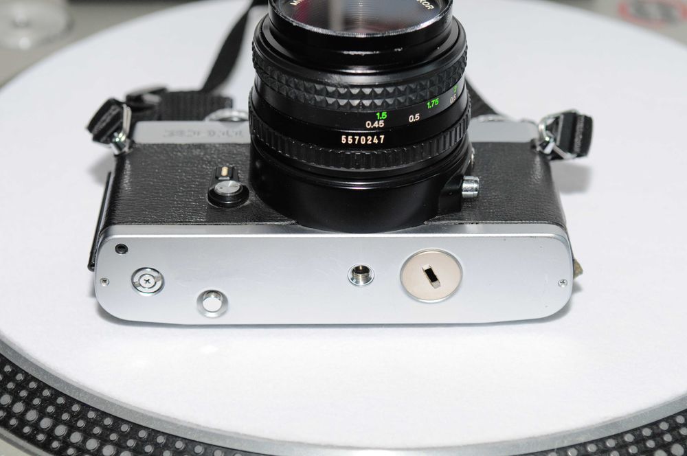 Kit Minolta XD11 aparat foto film + 50mm f1.7 + 35-200mm MACRO + rola film + filtre sky