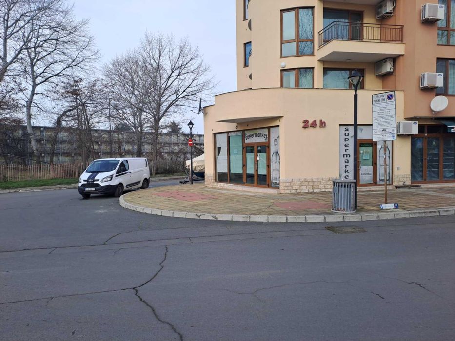 Дава се под наем Магазин в Смолян, Стар център - 78 кв.м за 765 € - Снимка #1