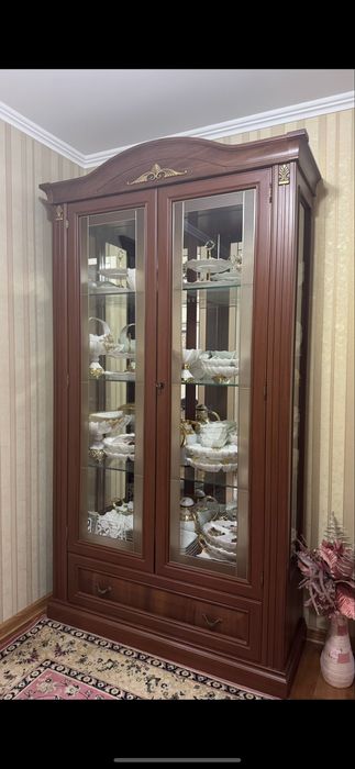 Продаю ДВА серванта в ИДЕАЛЬНОМ состоянии!