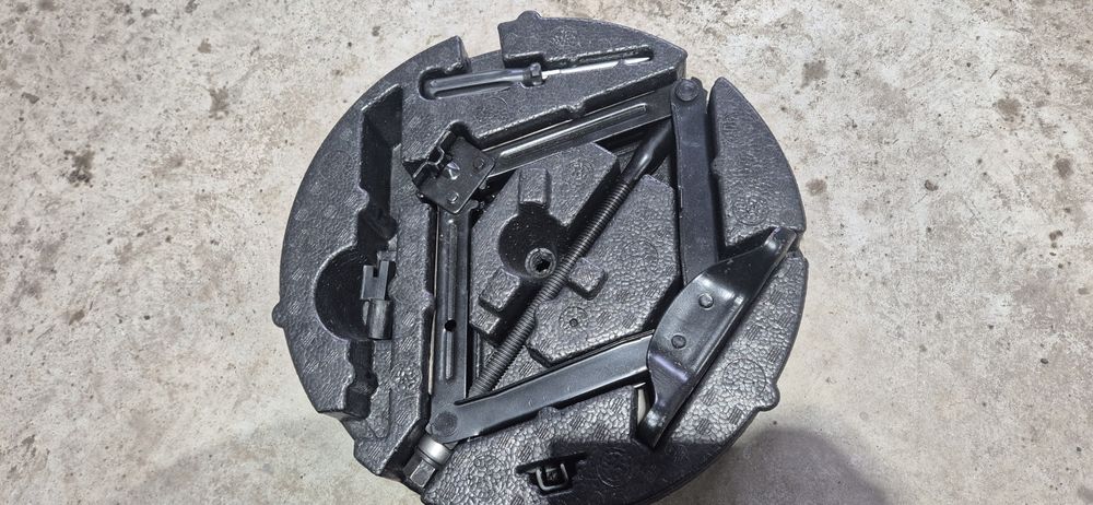 Комплект резервна гума и крик Opel