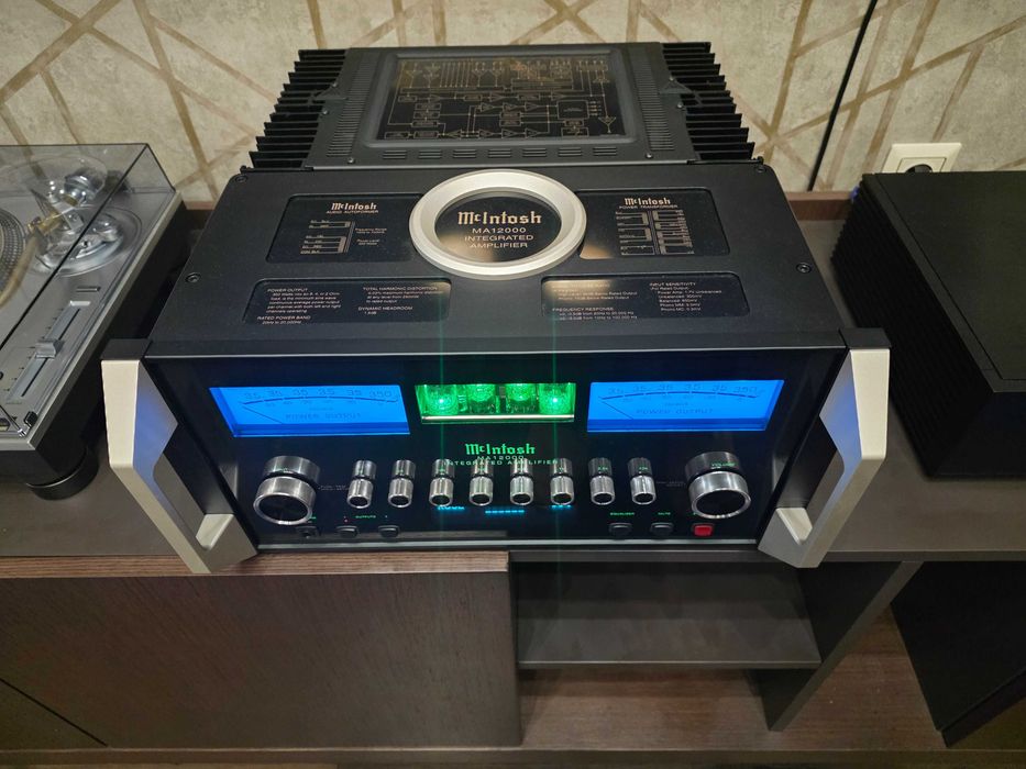 Усилвател Mcintosh MA12000