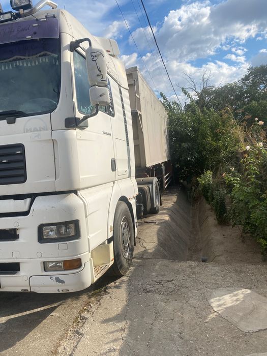 Ansamblul camion de cereale
