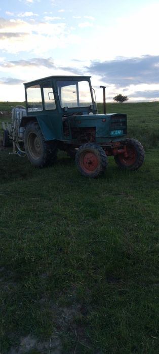 Vând tractor Renault 651