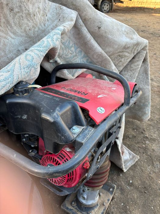 Вибрация уплотнитель грунт