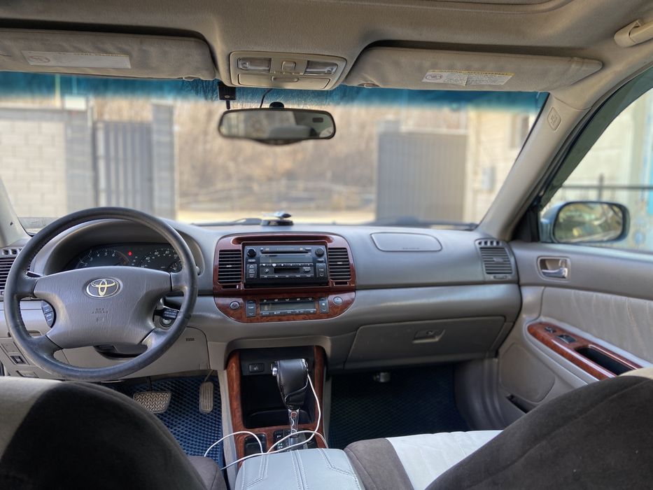 Toyota.   camry  30.