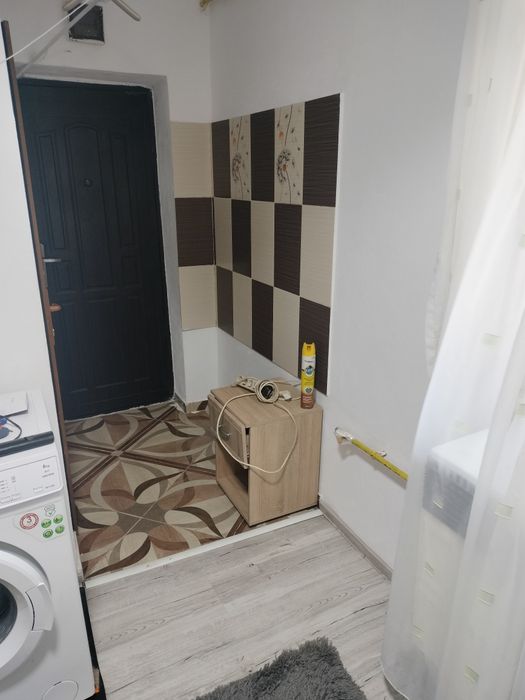 Garsoniera de vânzare