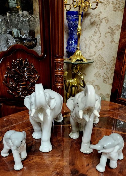 Фарфоровые слоны. Антиквариат. ЛФЗ. Дёшево !