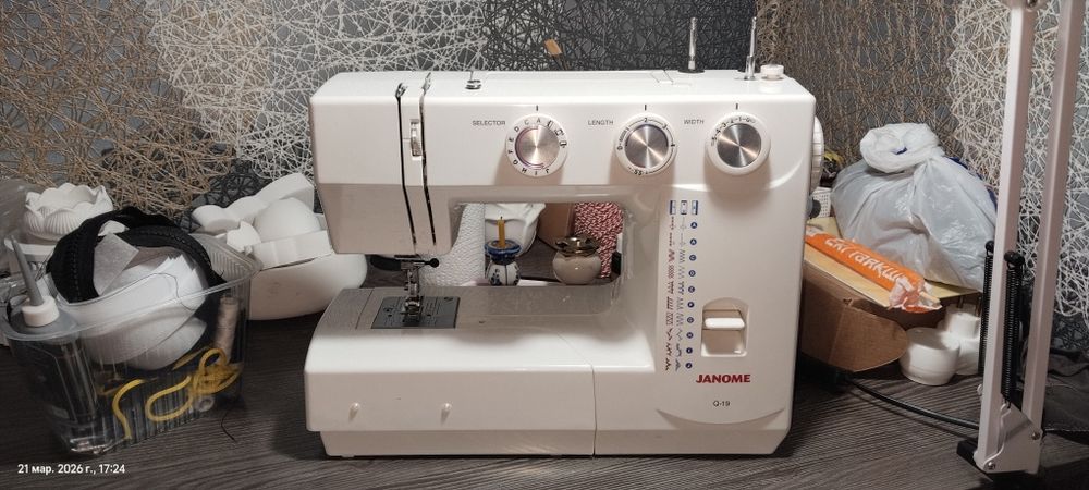 Продам швейную машинку