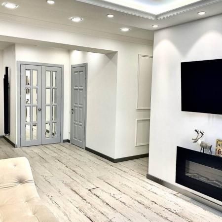 Echipa de meseriaşi  executa profesional finisaje interioare,