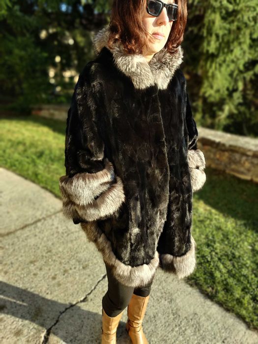 Blana naturala de Nurca cu guler de vule argintie si gluga L-XL(Nr13)