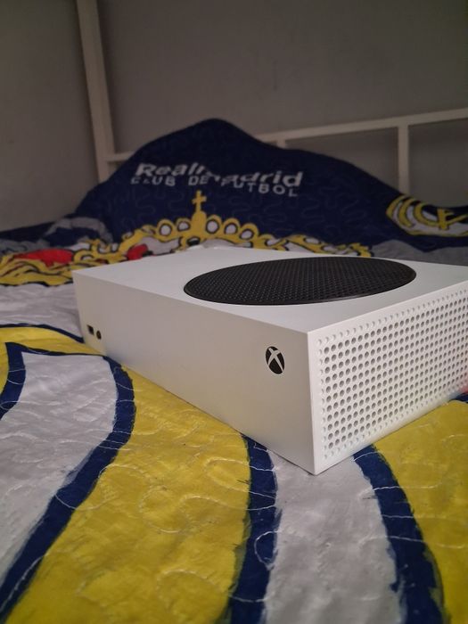 Xbox Series S целая не царапины