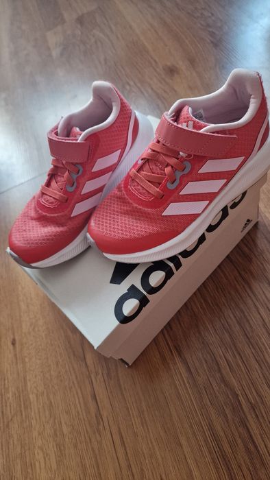 Adidași fete mărimea 30