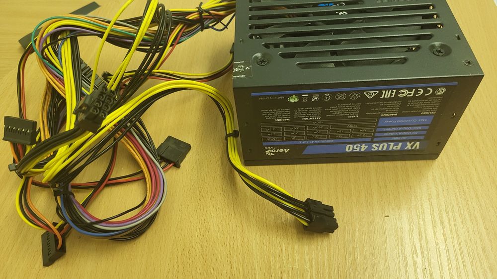 Продам блок питания aerocool 450