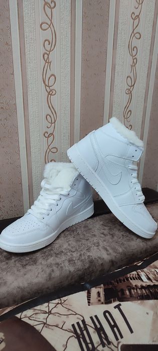 Зимние кроссовки