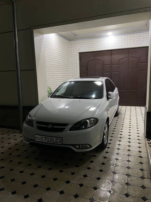 Gentra 3-pozitsiya Elegant plus sotiladi