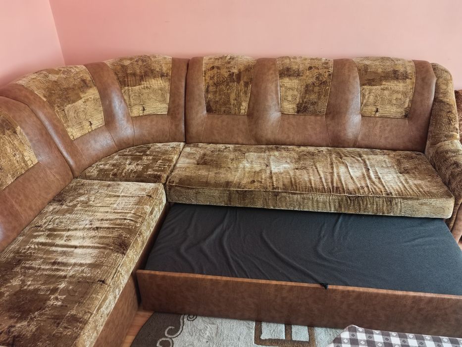 Vând colțar în L