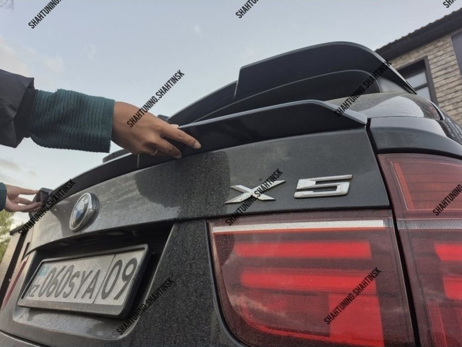 BMW E70 спойлер зубастик